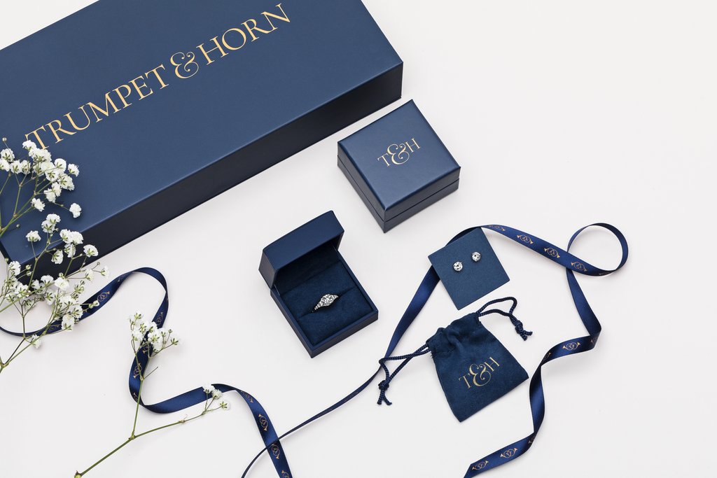 太阳成官网_“打鬼CP”发糖!玉泽演给《绿豆传》剧组送咖啡车 应援金所泫(图2) 太阳集团tyc