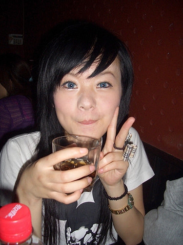 《制作人》公开特别版剧照 IU展现性感一面_太阳成集团tyc(图3) 太阳集团tyc