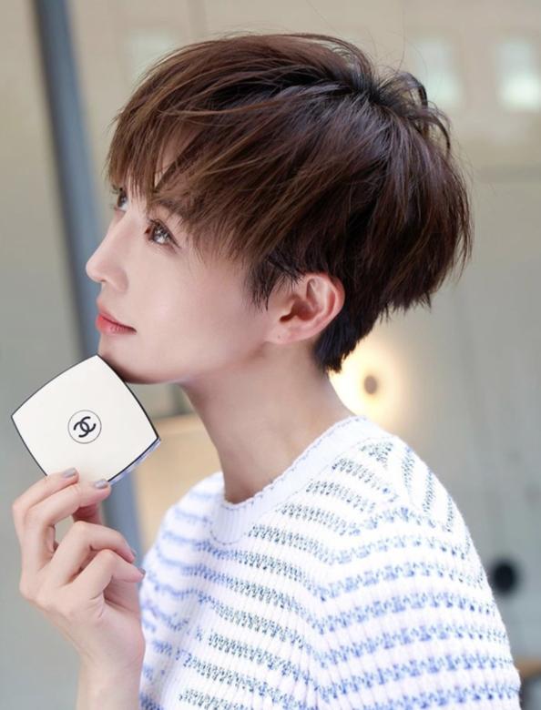 明星示范2020大热发型 9款人气短发中长发供参考【太阳成集团tyc】(图10)
明星示范2020大热发型 9款人气短发中长发供参考【太阳成集团tyc】(图10)