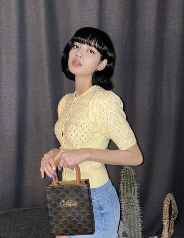 明星示范2020大热发型 9款人气短发中长发供参考【太阳成集团tyc】(图11)
明星示范2020大热发型 9款人气短发中长发供参考【太阳成集团tyc】(图11)