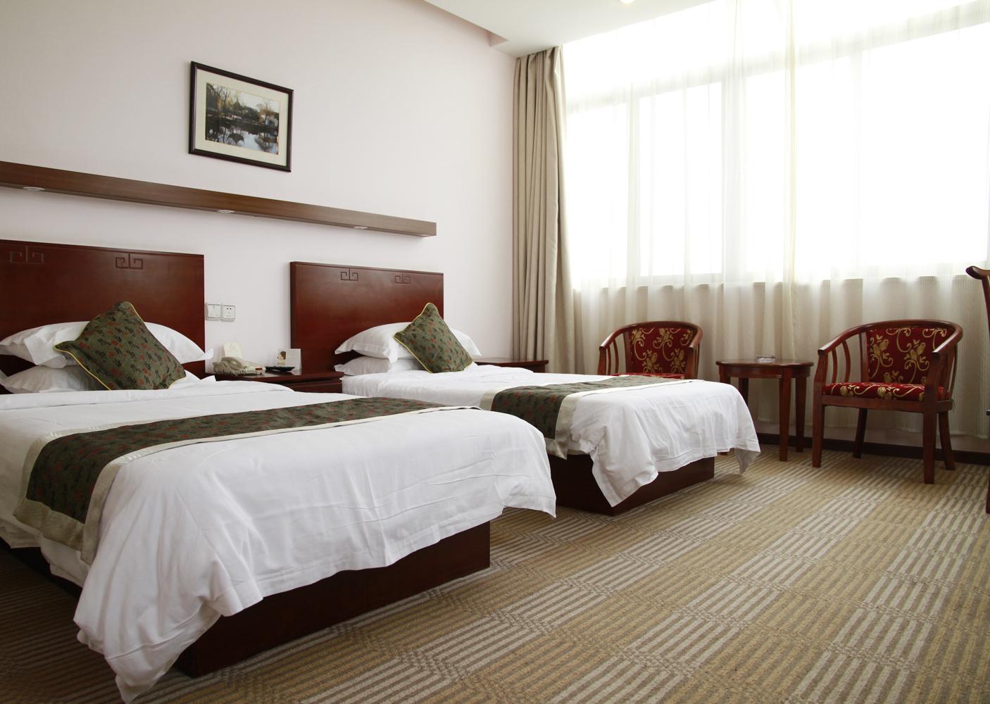 EXO携手《星球大战》发布新曲《Light Sabre》进行宣传_太阳成官网(图1) 太阳成官网