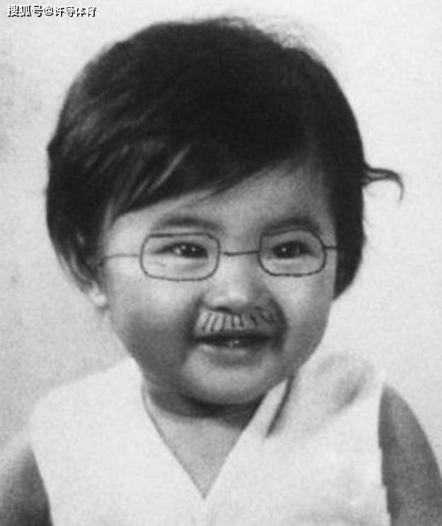 太阳成集团tyc|
明星小时候的照片 我一个也没有认出来 全部认出来的是大神!(图8) 太阳成集团tyc|
明星小时候的照片 我一个也没有认出来 全部认出来的是大神!(图8)