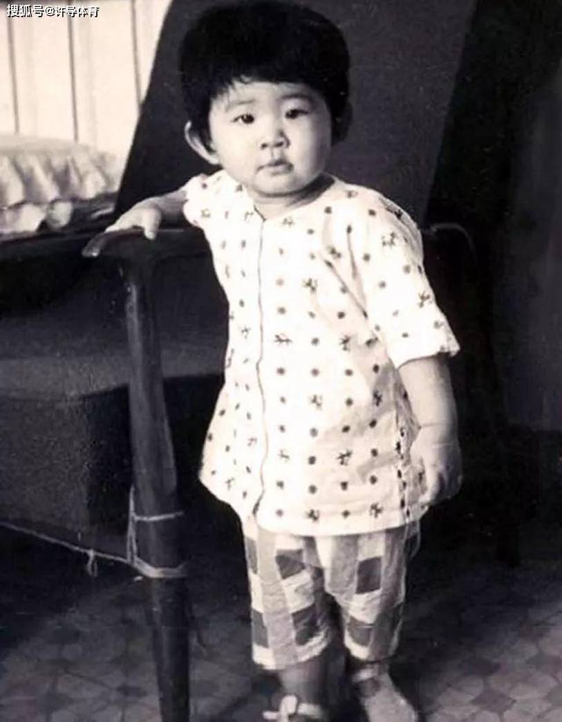 太阳成集团tyc|
明星小时候的照片 我一个也没有认出来 全部认出来的是大神!(图9) 太阳成集团tyc|
明星小时候的照片 我一个也没有认出来 全部认出来的是大神!(图9)