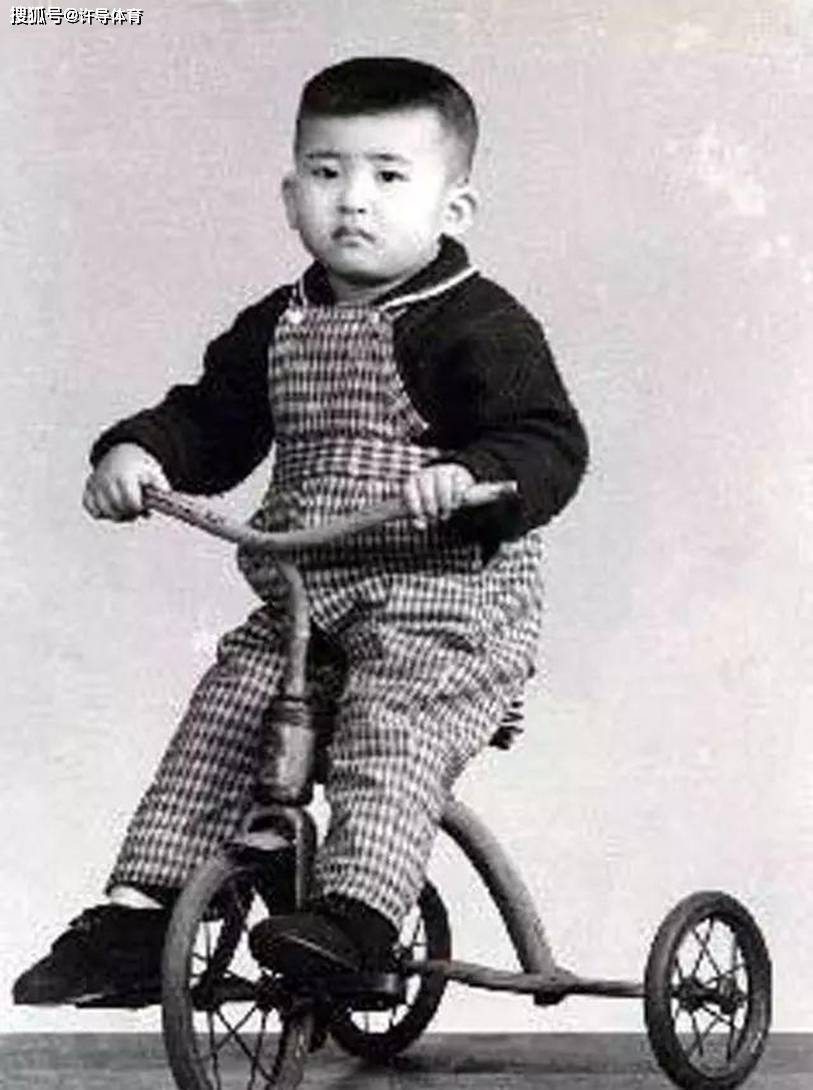 太阳成集团tyc|
明星小时候的照片 我一个也没有认出来 全部认出来的是大神!(图10) 太阳成集团tyc|
明星小时候的照片 我一个也没有认出来 全部认出来的是大神!(图10)