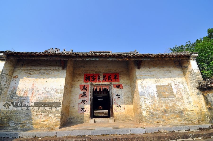 太阳成官网_雪莉因大尺度照片再度被热议 还记得当年让人十分惊艳的小姑娘吗(图3) 太阳成官网