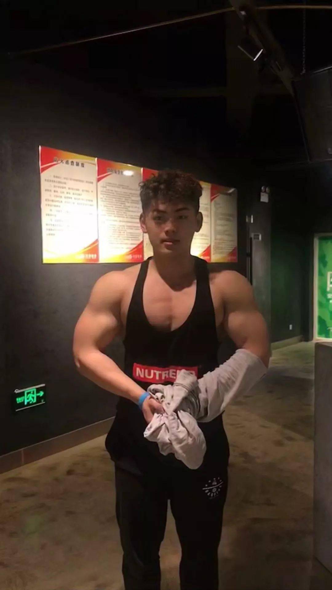 
20岁宁夏小伙练就一身肌肉,收获迷妹无数!_太阳成集团tyc(图8)