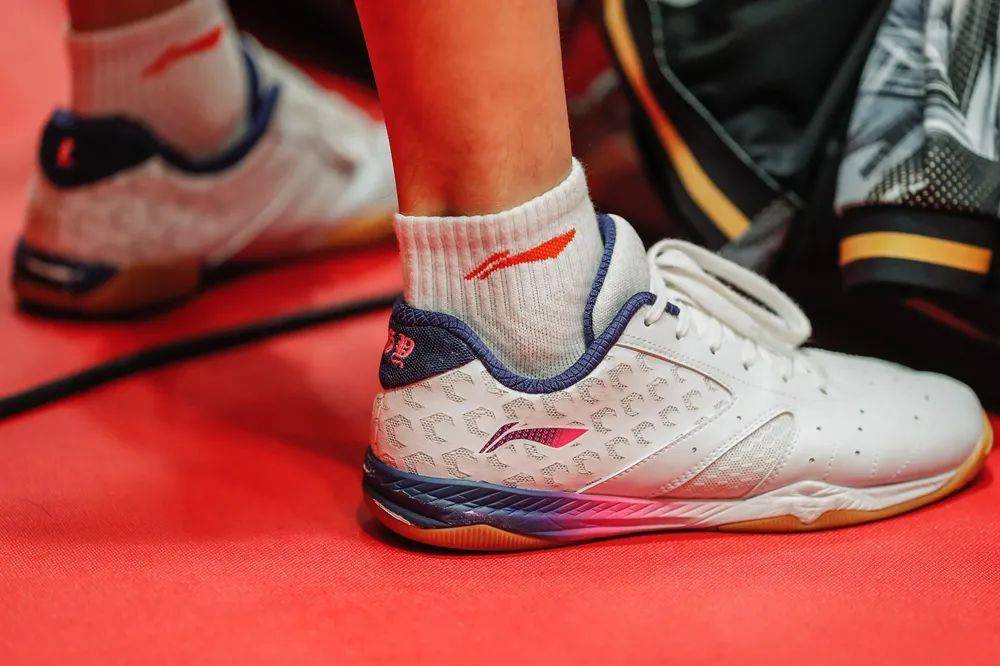 ‘太阳成集团tyc’
【识货】国家队御用的最新款李宁战靴 相识一下？(图2)