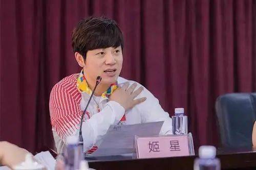 太阳成官网-
LPL牌面！阿布登上央视 说亚运会荣誉感最强 对厂长这样评价(图3)