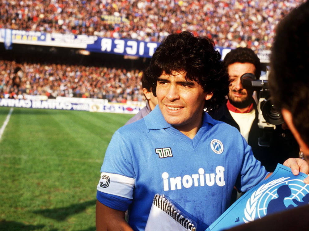 【太阳成集团tyc】
马拉多纳去世 多位知名球星发文悼念 揭秘他为何会突发心脏病？(图9)