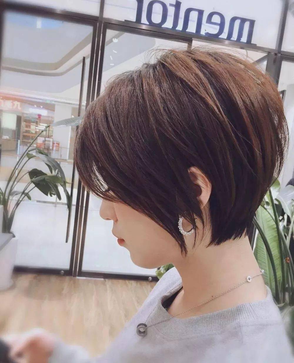 太阳成集团tyc|
2020盛行“5星好评”短发(图33)