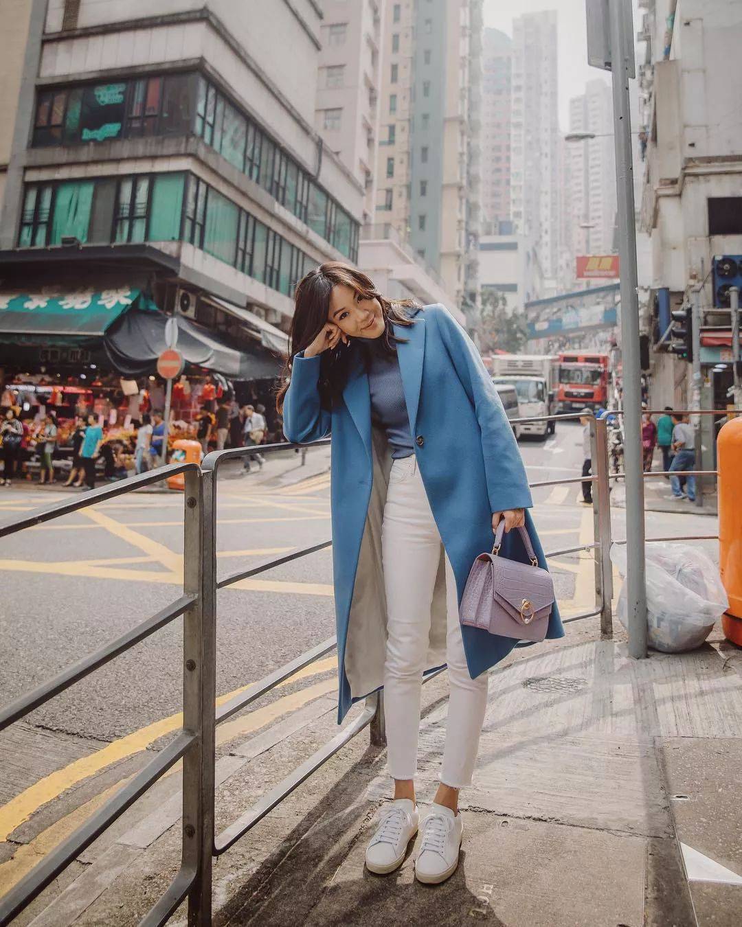 大衣+运动鞋才是今冬最火混搭套路 时髦炸!‘太阳成集团tyc’(图5)
大衣+运动鞋才是今冬最火混搭套路 时髦炸!‘太阳成集团tyc’(图5)