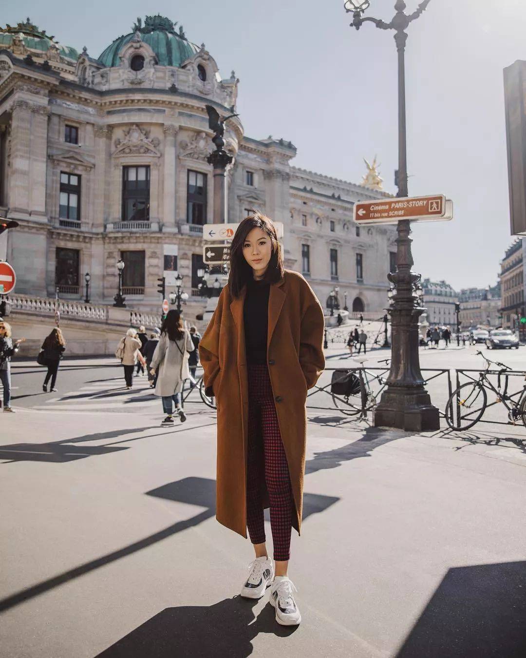 大衣+运动鞋才是今冬最火混搭套路 时髦炸!‘太阳成集团tyc’(图9)
大衣+运动鞋才是今冬最火混搭套路 时髦炸!‘太阳成集团tyc’(图9)