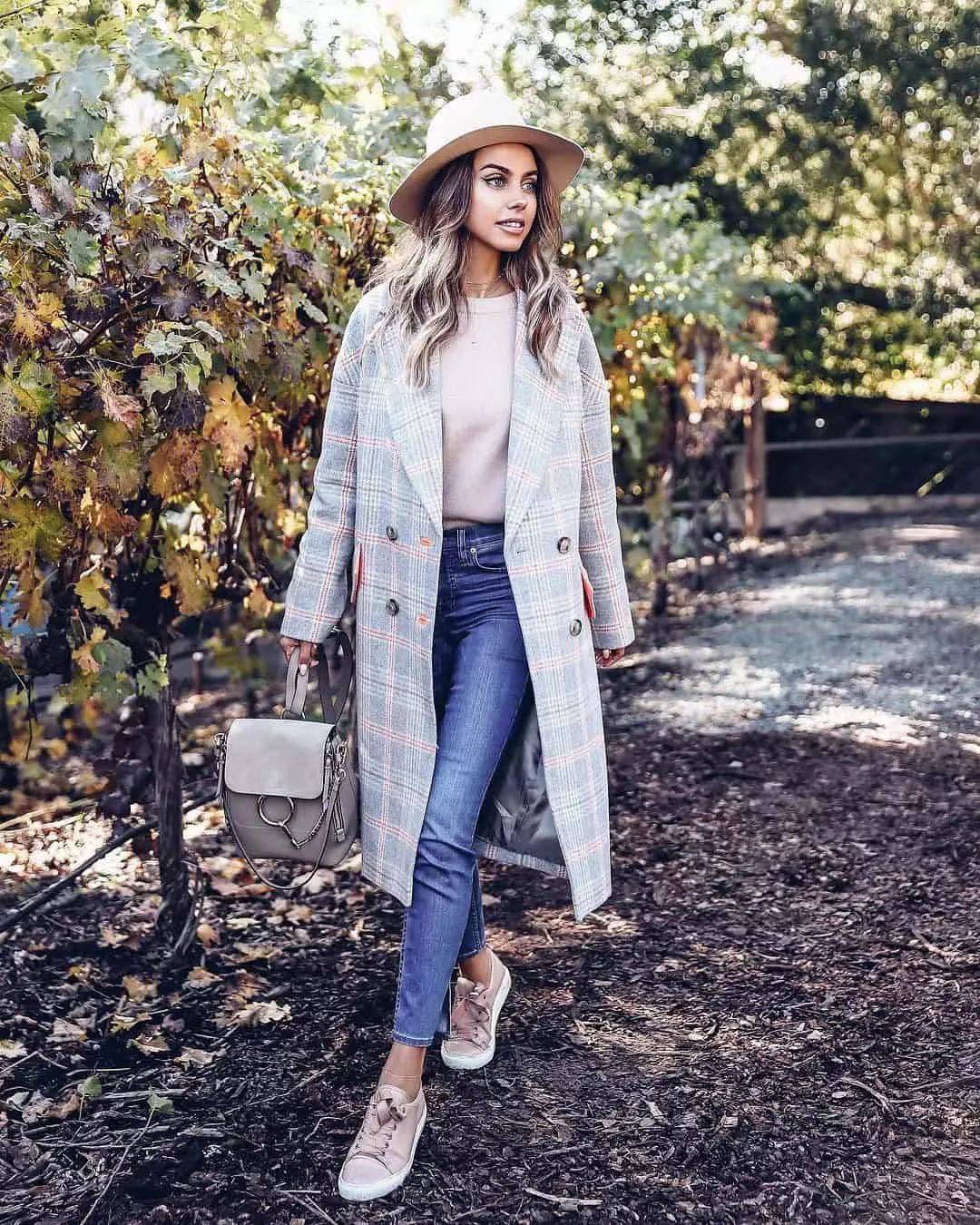 大衣+运动鞋才是今冬最火混搭套路 时髦炸!‘太阳成集团tyc’(图14)
大衣+运动鞋才是今冬最火混搭套路 时髦炸!‘太阳成集团tyc’(图14)