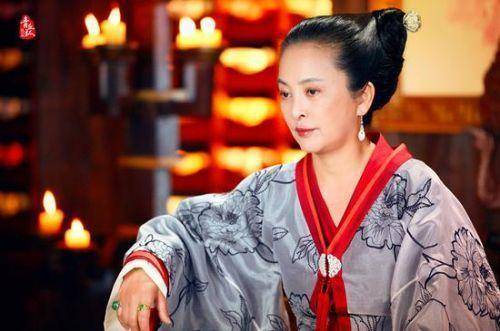 她曾说不嫁中国男子 3任丈夫都是外籍 如今却回国捞金?:太阳集团tyc(图3)
她曾说不嫁中国男子 3任丈夫都是外籍 如今却回国捞金?:太阳集团tyc(图3)