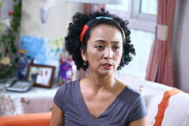 她曾说不嫁中国男子 3任丈夫都是外籍 如今却回国捞金?:太阳集团tyc(图5)
她曾说不嫁中国男子 3任丈夫都是外籍 如今却回国捞金?:太阳集团tyc(图5)