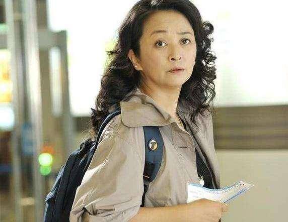 她曾说不嫁中国男子 3任丈夫都是外籍 如今却回国捞金?:太阳集团tyc(图6)
她曾说不嫁中国男子 3任丈夫都是外籍 如今却回国捞金?:太阳集团tyc(图6)