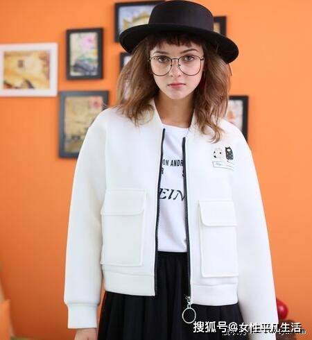 萱客搭配棒球服也可以穿出气质‘太阳成集团tyc’(图6)
萱客搭配棒球服也可以穿出气质‘太阳成集团tyc’(图6)